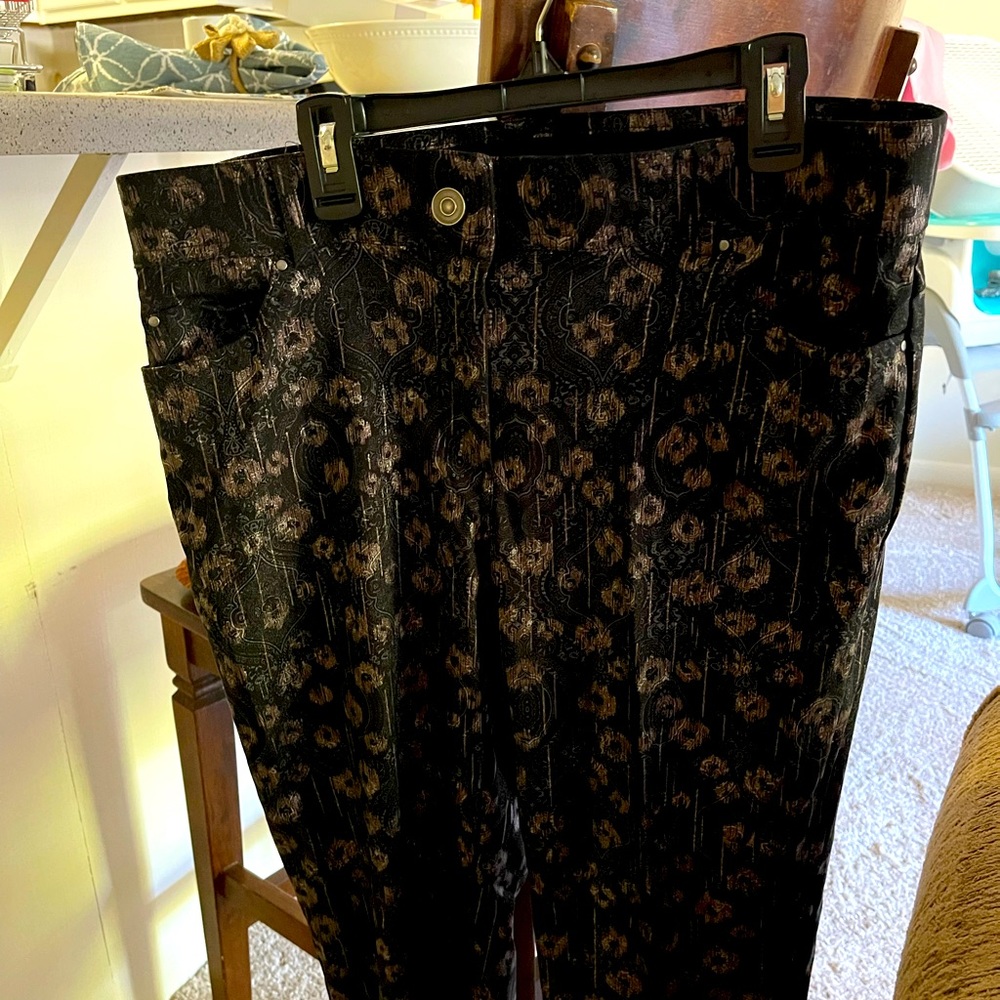 Shiny pants with rose pattern size 14